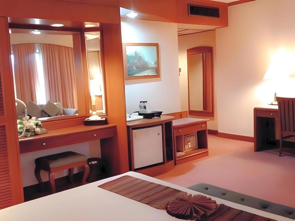 The Regency Hotel Hatyai หาดใหญ่ ภายนอก รูปภาพ